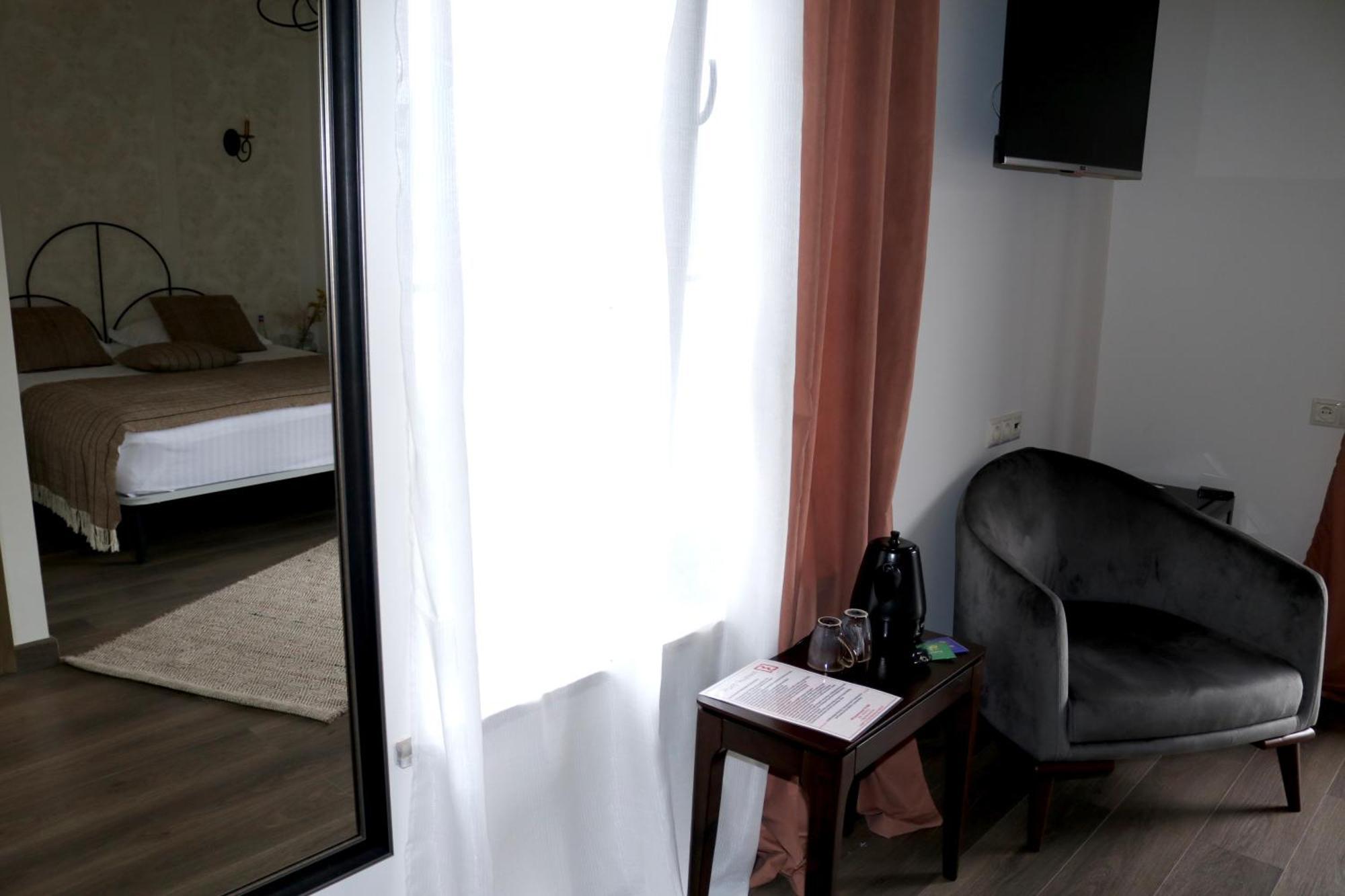 Redroof Country House Hotel Goris Værelse billede